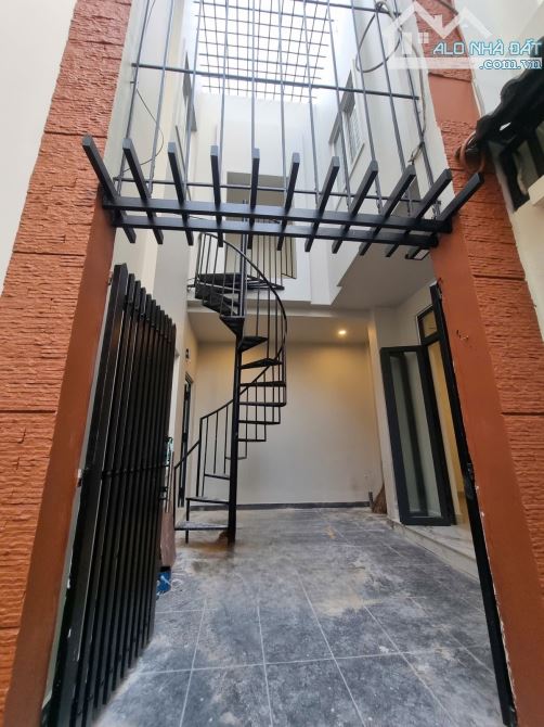 GIÁP TÂN BÌNH🚀💥 DT: 84M2 ( 4,5 X 18 ) 6PN - 6WC - HOÀN CÔNG ĐỦ - CHỈ 6,3 TỶ.