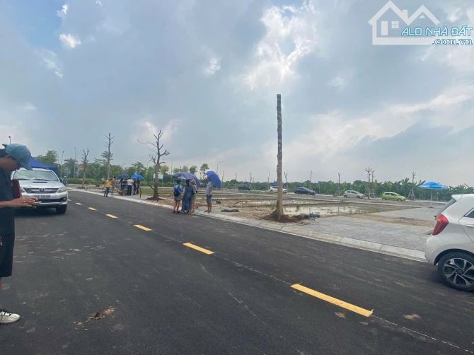 ☄️☄️☄️CHỦ CẦN TIỀN HẠ GIÁ BÁN GẤP☄️☄️   💥ĐẤU GIÁ X7 LỖ KHÊ - LIÊN HÀ - VỈA HÈ RỘNG   - Di