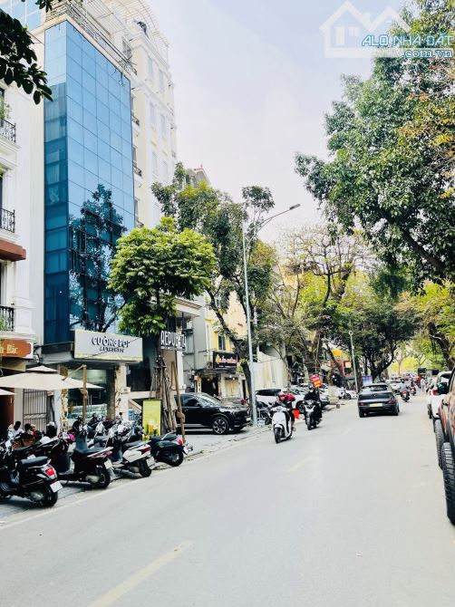 SIÊU PHẨM 6 TẦNG THANG MÁY MẶT PHỐ PHÙNG HƯNG - LÔ GÓC - RỘNG, ĐẸP, SANG -ĐẮC ĐỊA!