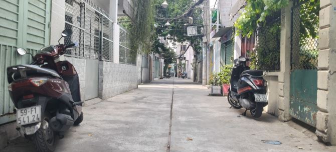 Nhà bán Quận 3, CMT8 khu trung tâm 40m2, ngang 5m giá 4.5T
