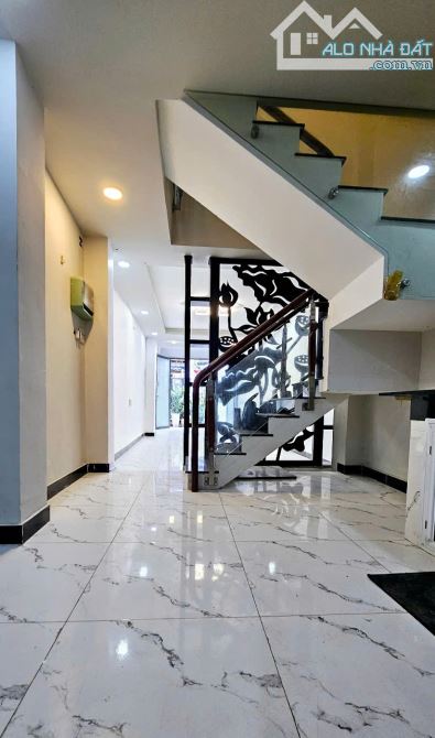 NHÀ 3PN, 3 WC QUẬN 3 TIỆN Ở + KDOL GIÁ 14,9 TR/THÁNG