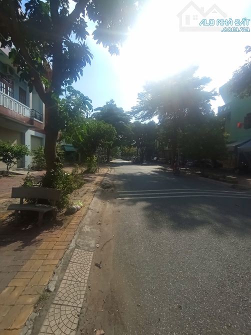 BÁN NHÀ 1 TRỆT 2 LẦU, KHU ĐỒI 2, PHƯỜNG 10, VŨNG TÀU