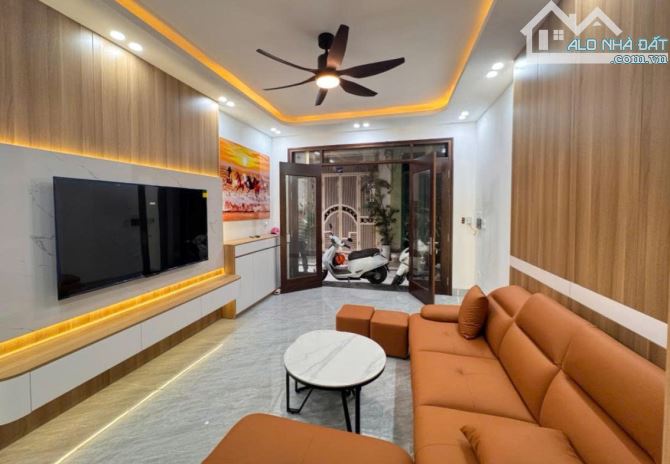 🏡 CHÍNH CHỦ CẦN BÁN -NHÀ MỚI -5 TẦNG - THANG MÁY-40M2 -Ô TÔ ĐỖ CỔNG –NHỈNH 6 TỶ