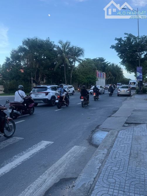 Võ Nguyên Giáp, khu phố Tây biển Mỹ Khê
