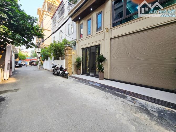 Bán nhà phố Vũ tông Phan mặt tiền siêu rộng mẫu ô tô tránh