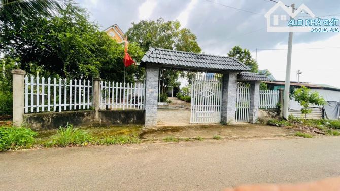 Bán căn nhà vườn góc 2 mặt tiền siêu víp Xã Xuân Sơn - Châu Đức.BRVT chủ ngộp bank