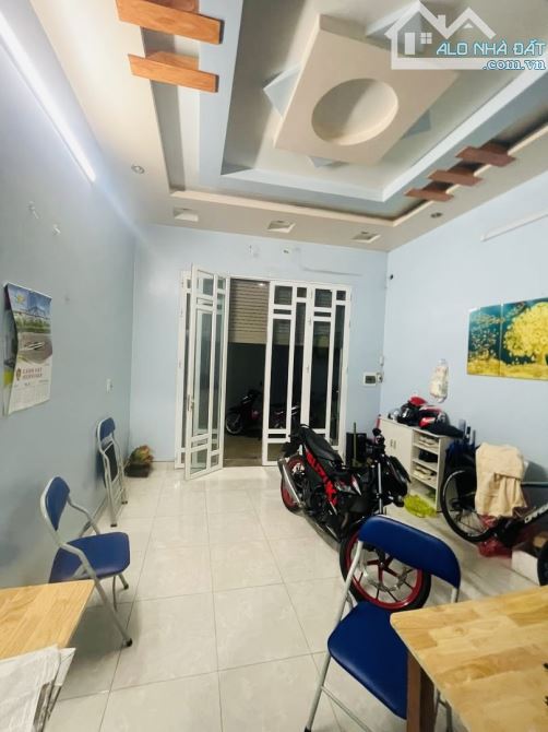 Bán nhà giá rẻ chỉ 1,55 tỷ 57m2 Cam Lộ, Hồng Bàng.