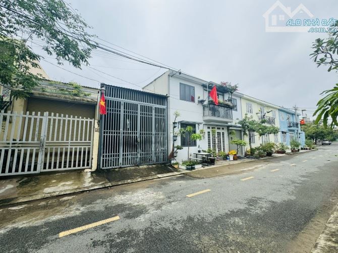 LÔ ĐẤT SẴN NHÀ CẤP 4 ĐANG CHO THUÊ ĐƯỜNG SỐ 1 LONG TRƯỜNG. NGANG 4,1M DÀI 22M. GIÁ 4TỶX - 2