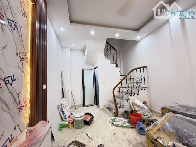 SIÊU PHẨM HOÀNG SÂM – CẦU GIẤY, DT 34m2 x 4 TÂNG, MT3,6m – Giá 7,3TỶ.