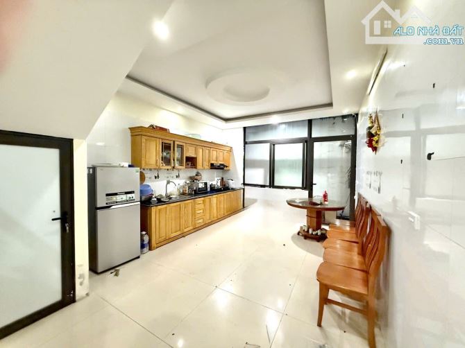 Nhà 4 tầng xây độc lập oto đỗ ngay nhà tại Kiều Sơn, Văn Cao