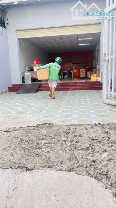 Bán nhà mặt tiền đường Lê Hồng Phong Tân Đông Hiệp Dĩ An gần Vincom giá rẻ đầu tư