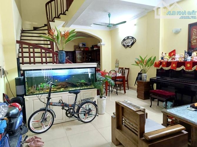 GIÁ TUYỆT CHỦNG PHỐ LÁNG HẠ - 15M RA MẶT PHỐ - Ô TÔ ĐỖ CỬA - 63M, 4 TẦNG CHỈ HƠN 13 TỶ