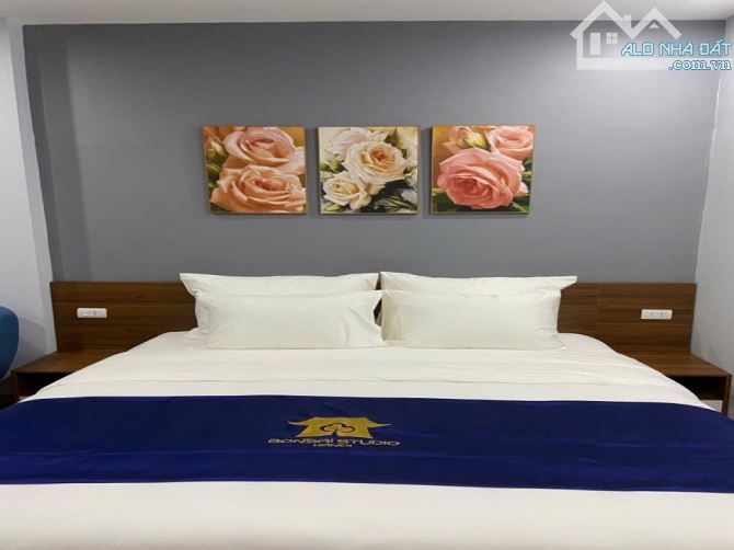 Căn hộ 3PN full nội thất Hoàng Hoa Thám, Ba Đình, ban công rộng, máy giặt riêng 22 tr/th