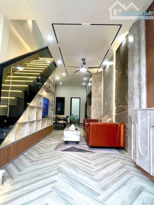 NHÀ 2 TẦNG MỚI ĐẸP 100% FULL NỘI THẤT XỊN - ĐƯỜNG HÀ HUY TẬP - TRUNG TÂM QUẬN THANH KHÊ