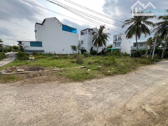 🔥🔥🔥 Bán lô góc 2 mặt tiền  Vĩnh Thạnh- Nha Trang đường rộng 10 mét - DT : 116,7m2