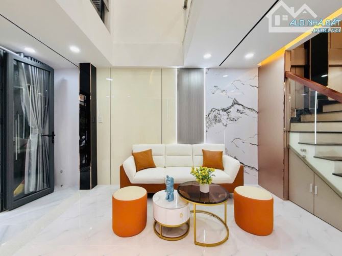 Bán nhà 42m 3.5  x 1 3  5tầng giá 5.75 tỷ p8 gò vấp
