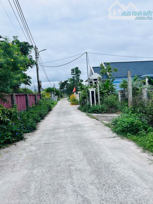 CHủ gửi bán lô ngay sát trục nhựa gần UBND HOà Tiến Hướng ĐÔng