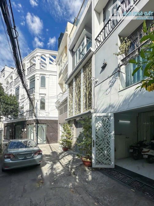 Bán nhà hẻm xe hơi 6m Hoàng Hoa Thám, P7, DT 4.3x17m, 4 lầu + chỗ lắp thang máy, giá 12.7