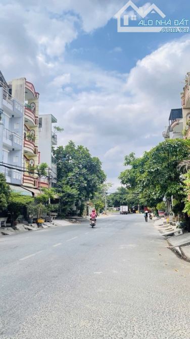 BÁN NHÀ ĐẸP 5 TẦNG- MTKD KHU TÊN LỬA -BTDB CHỈ 12 TỈ TL