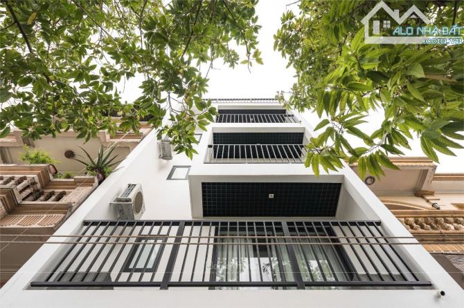 90m2 thang máy 7 tầng ôtô tránh kinh doanh tốt đường đê quai