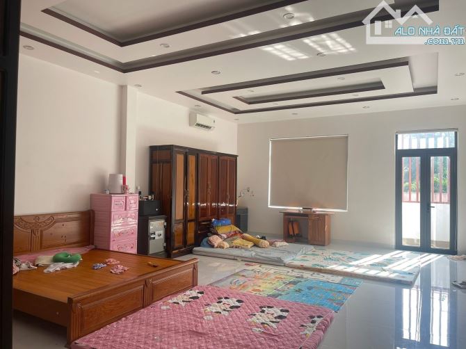Bán nhà 3 tầng mặt tiền Nguyễn Du gần Quảng Trường Tỉnh Quảng Ngãi