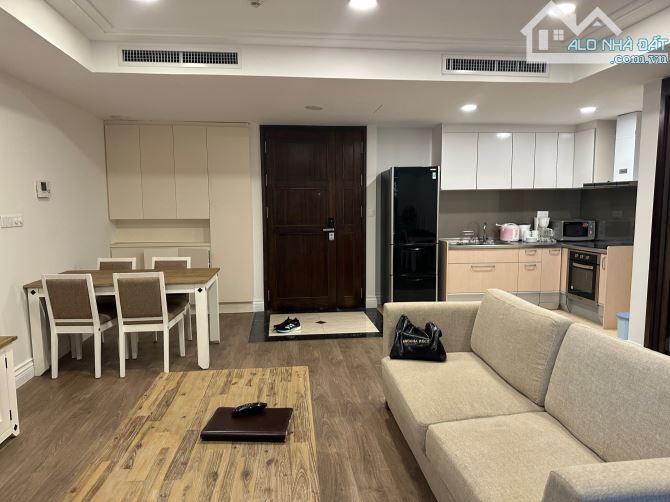 Cho thuê căn hộ chung cư Skylight 125D Minh Khai,  100m2 3PN đủ đồ cơ bản 15tr.