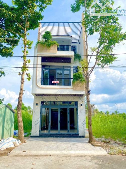 Bán nhà 2 lầu cao cấp – đường D6 KDC Hồng Loan cái Răng,Cần Thơ