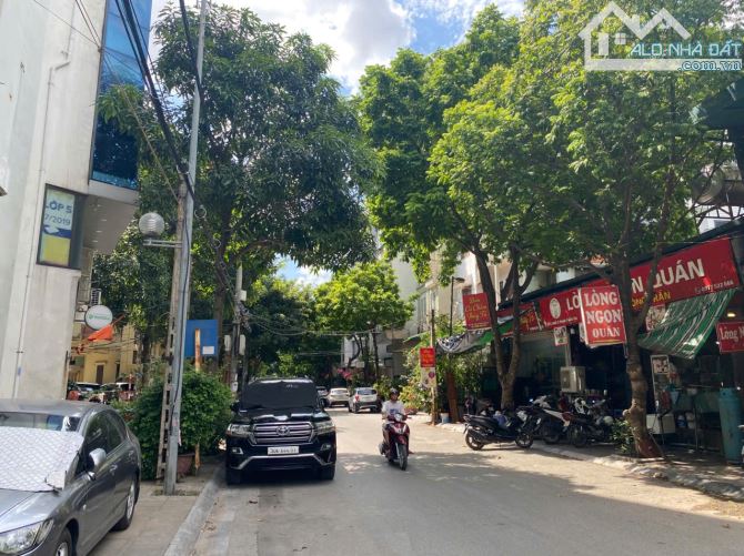 Bán nhà phân lô Phố Trần Quốc Hoàn, 25m2, 5 tầng, ô tô tránh, KD, 2 mặt ngõ, nhỉnh 9 tỷ