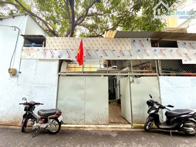 BÁN NHÀ GÓC 3 MẶT HẺM LỚN BẠCH ĐẰNG SAU CĂN MẶT TIỀN 9X18 CÁCH SÂN BAY 500M CHỈ 35 TỶ