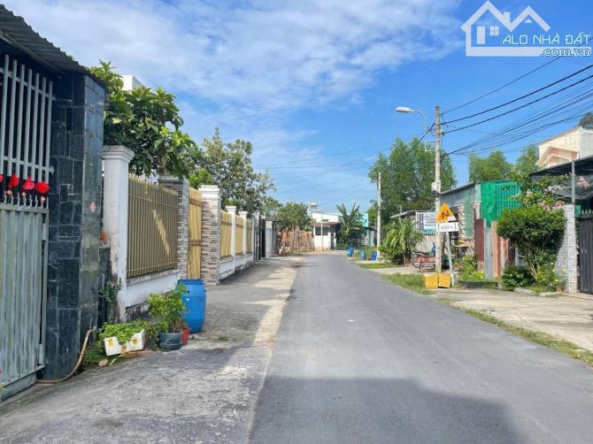 Bán nhà mặt tiền đường Mai Thị Buội 1/ Đường Tỉnh Lộ 8 xã Phước Vĩnh An 5x28 Full Thổ