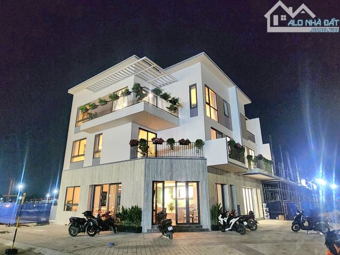 Nhà ở thương mại giá chỉ 21 triệu/m2 DTSD 180m2 1trệt 2lầu, 3pn, 4wc