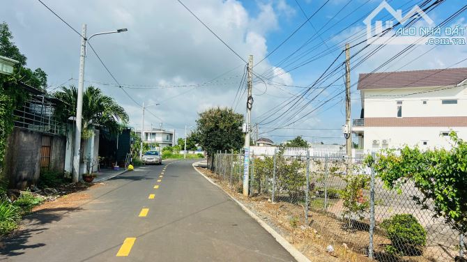 Chủ Ngộp - Bán 1065m2 có 120m2 tc đường nhựa trung tâm TT Đất Đỏ,BRVT giá chỉ 4,5 tỷ