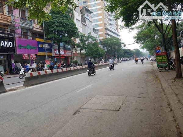 BÁN SIÊU BIỆT THỰ SÂN VƯỜN PHỐ LẠC LONG QUÂN-DT 97M2 5 TẦNG MT 7.4M-GIAS 30.5 TỶ