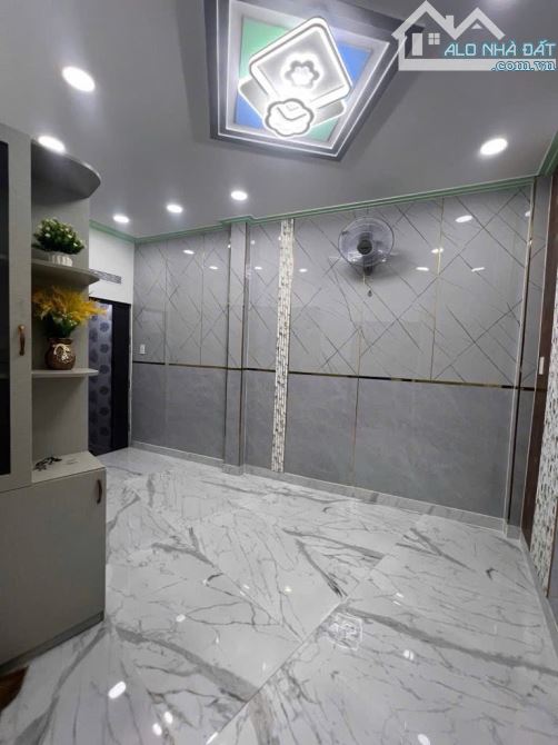 NHÀ ĐƯỜNG HẬU GIANG Q6, NHÀ 4 TẦNG, 4.3 M x16 M, DT 65M2.