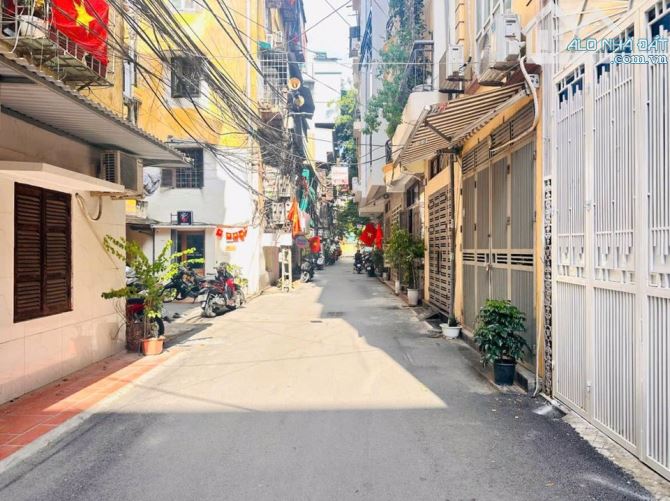 Bán nhà phố Nguyễn Chí Thanh, Đống Đa 38m, 4 tầng, mt 5m. Giá: 25 tỷ