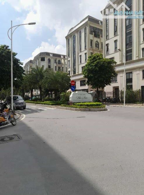 Bán Nhà Vạn Phúc 140m², Kinh Doanh, Dòng tiền 60 triệu/th. Chỉ 17 tỷ