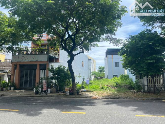 Lô đất BIỂN MT NGUYỄN DUY TRINH -Đường 10,5m, dt 118m2 -Sát Bãi tắm Tân Trà-Chỉ 5,9 tỷ TL.