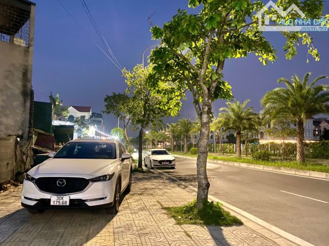 Ngon, Bán nhà Việt Hưng 5 tầng dân xây, Gara oto, DT 55m2 mt 5.35m giá đầu tư