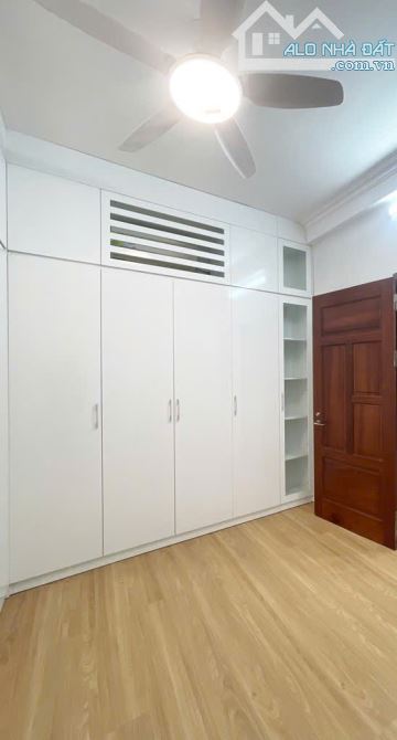 Bán nhà tập thể Ngọc Khánh 5,290 tỷ, gần phố Nguyễn Chí Thanh, hồ Ngọc Khánh