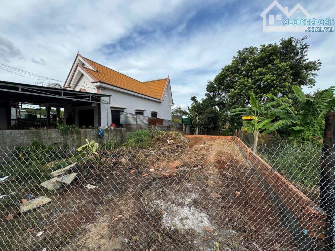Đất hẻm thông 92 Nguyễn Xuân Nguyên 8x22