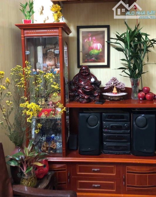Cho thuê nhà Khâm Thiên, 3 tầng x 30m2, 2 ngủ, 6 triệu vào ngay