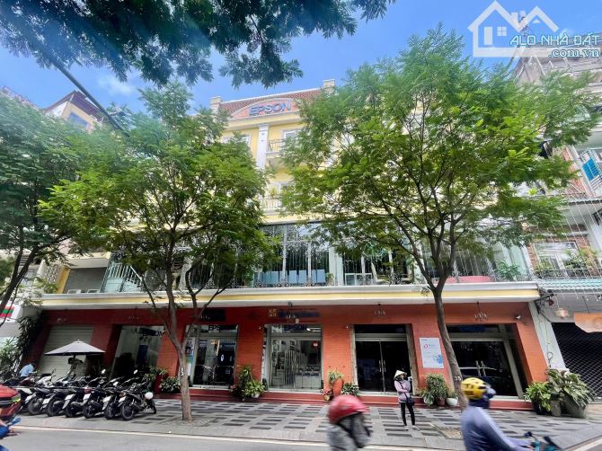 Bán nhà 50 Trương Định, P. Võ Thị Sáu, Quận 3 DT: 20m x 40m công nhận 816m2 2 tầng