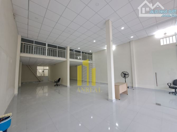 Nhà Trệt Rộng Rãi 8x20m – Gác Lửng, Máy Lạnh Sẵn – Giá 32 Triệu