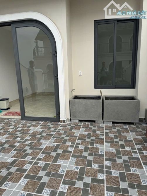 Bán Nhà Hẻm Nhựa 6 m, 80 m2, 4 Tầng, 8 pn, 8 WC, 2 pk, p Thờ, Bếp, Liên Khu 4-5, Bình Tân