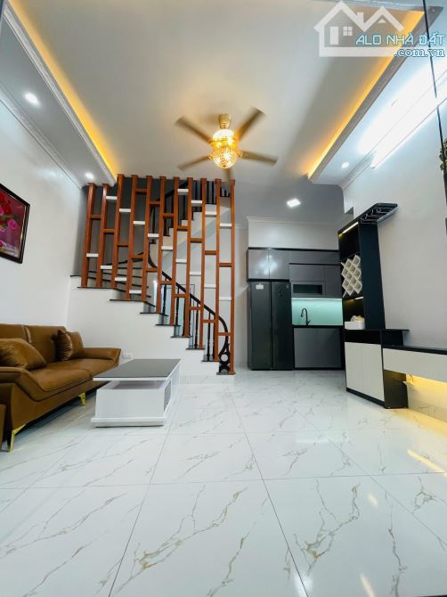 Bán nhà mới phố Tây Sơn, full nội thất xịn xò, vài bước chân ra phố chính, khu dân trí cao