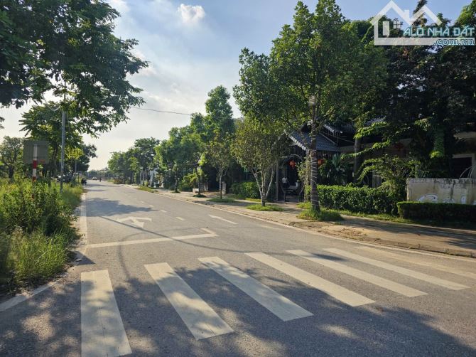 Bán biệt thự góc 4 tầng khu đô thị Tây Hồ, Quế Võ nhìn hồ