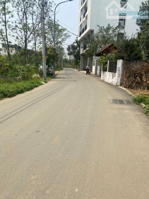 Bán 63m đất trung tâm xã tân xã , cạnh tòa chung cư 7 tầng .