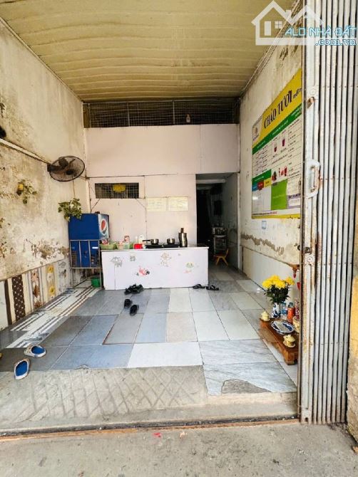 Nhà cấp 4, Định Công, DT 44/60m2, mặt ngõ chính KD đỉnh, giá 10.x tỷ