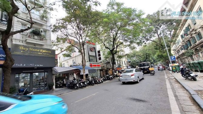 Chính chủ bán nhà mặt ngõ kinh doanh 5 tầng phố Đào Tấn 80m chỉ 24 tỷ Ba Đình, ô tô tránh