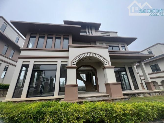 29.99 Tỷ /408 M2/ 3 tầng/22 M tiền/ BT thô Tiến Xuân/ Thạch Thất